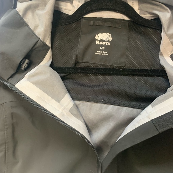 Roots rain jacket. Size L - Picture 4 of 6